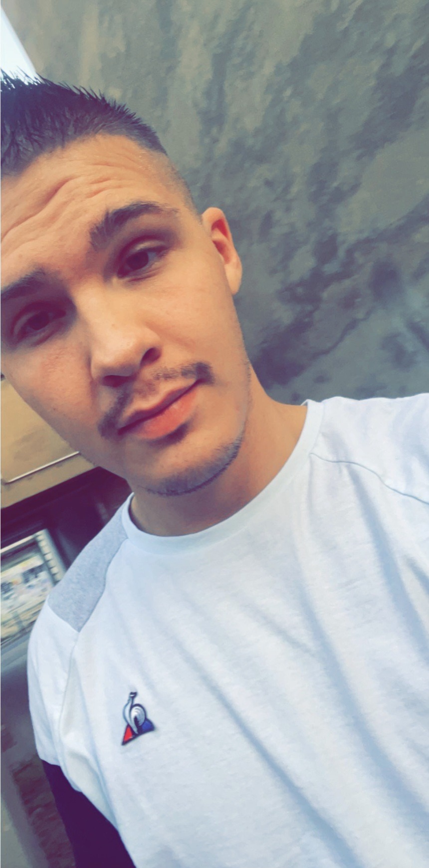 Profil de Marouane, 25 ans, Adultère à Born